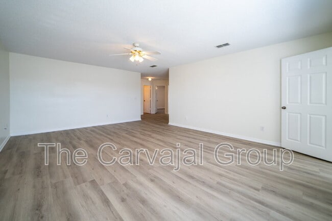 Building Photo - 1215 Kempton Chase Pkwy