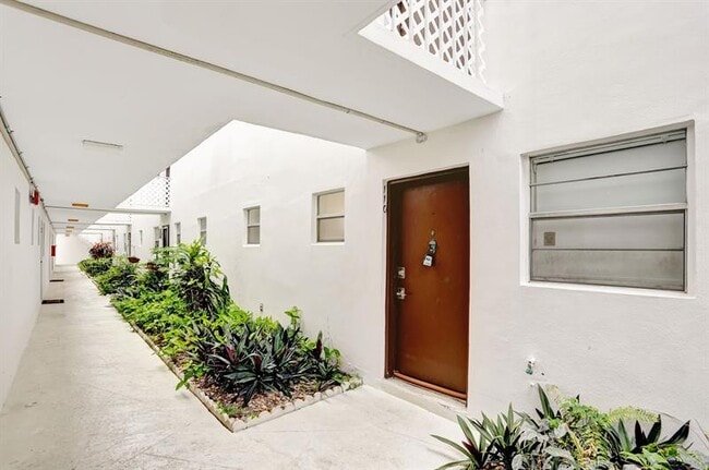 Building Photo - 6507 Winfield Blvd