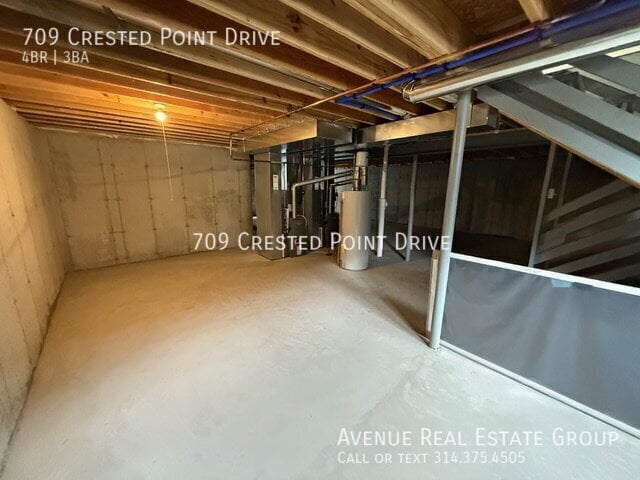 Building Photo - 709 Crested Pt Dr