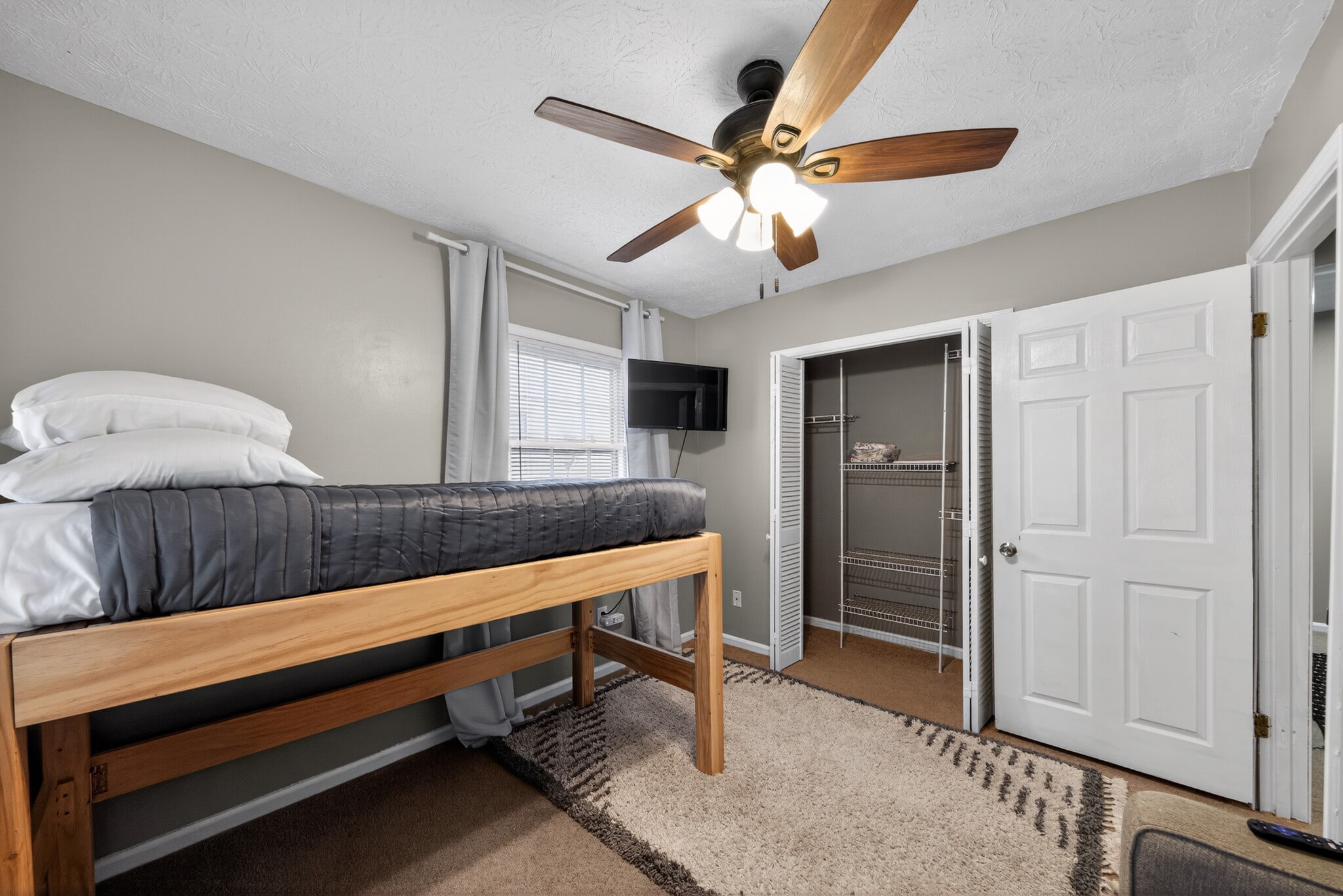 Building Photo - 534 Oak Meadow Ln