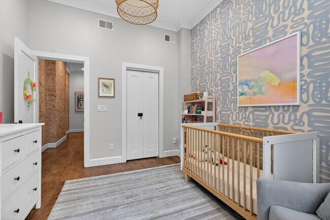 Building Photo - 926 Park Ave