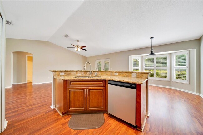 Building Photo - Spacious 3-Bed, 2-Bath Home for Rent in SW...