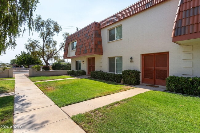 Building Photo - 4004 N Granite Reef Rd