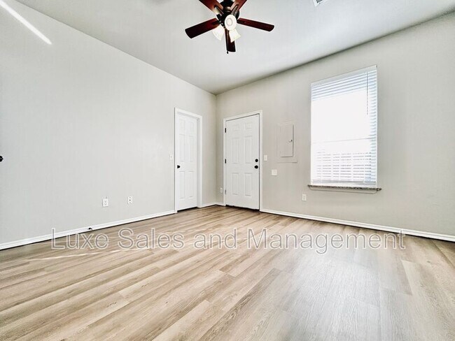 Building Photo - 1328 Garden Gate Dr