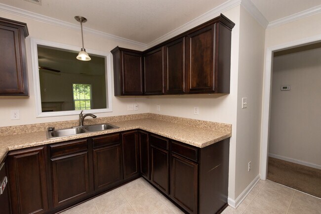 Building Photo - 3 Bedrooms and a bonus room in Richlands (Will include lawn service with increased rents)