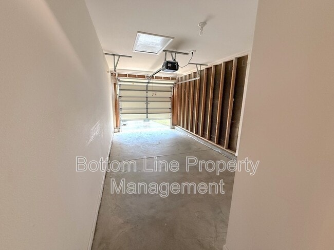Building Photo - 3131 Ocalle Ln