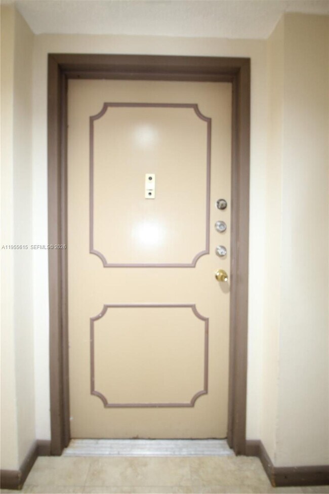 Building Photo - 17890 W Dixie Hwy