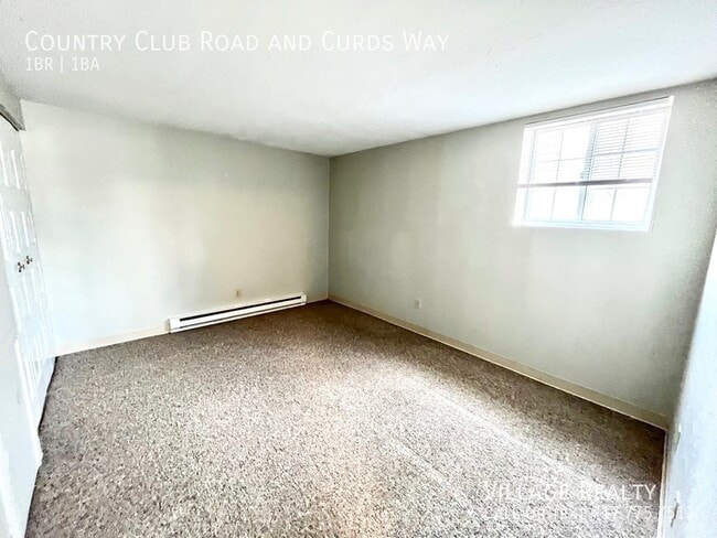 Building Photo - 681 Country Club Rd