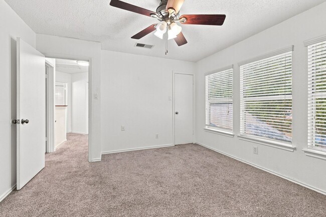 Building Photo - 8018 Chestnut Bluff Dr