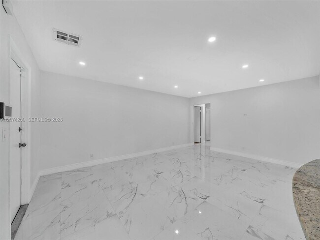 Building Photo - 10251 NW 39th Ct