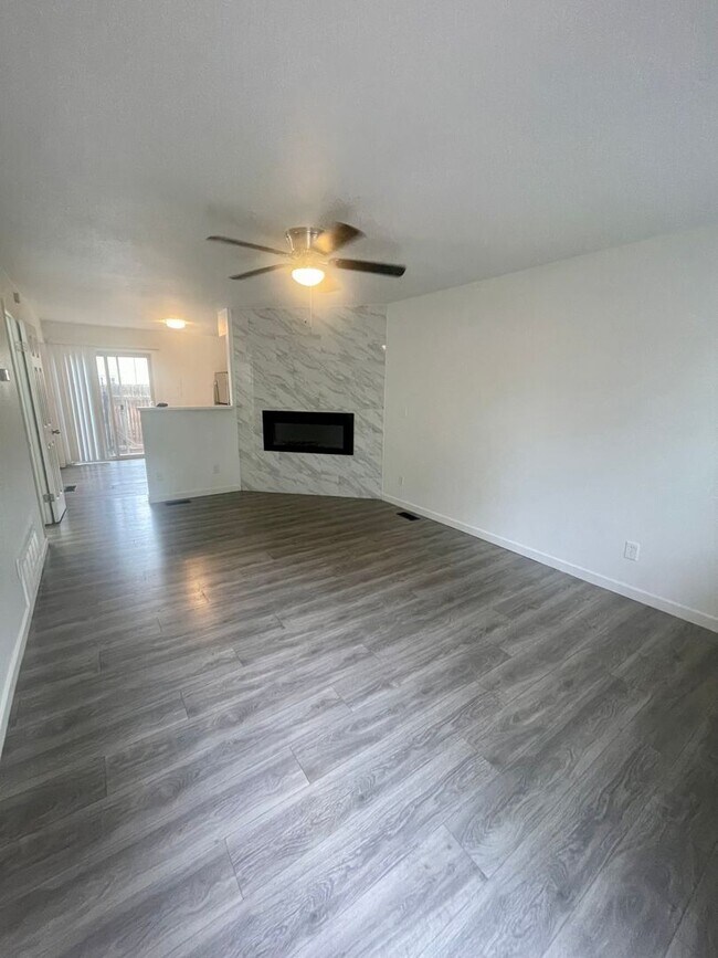 Building Photo - 12 Murray Heights Dr