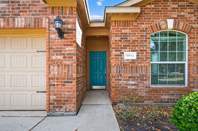 Building Photo - 30914 W Lost Creek Blvd