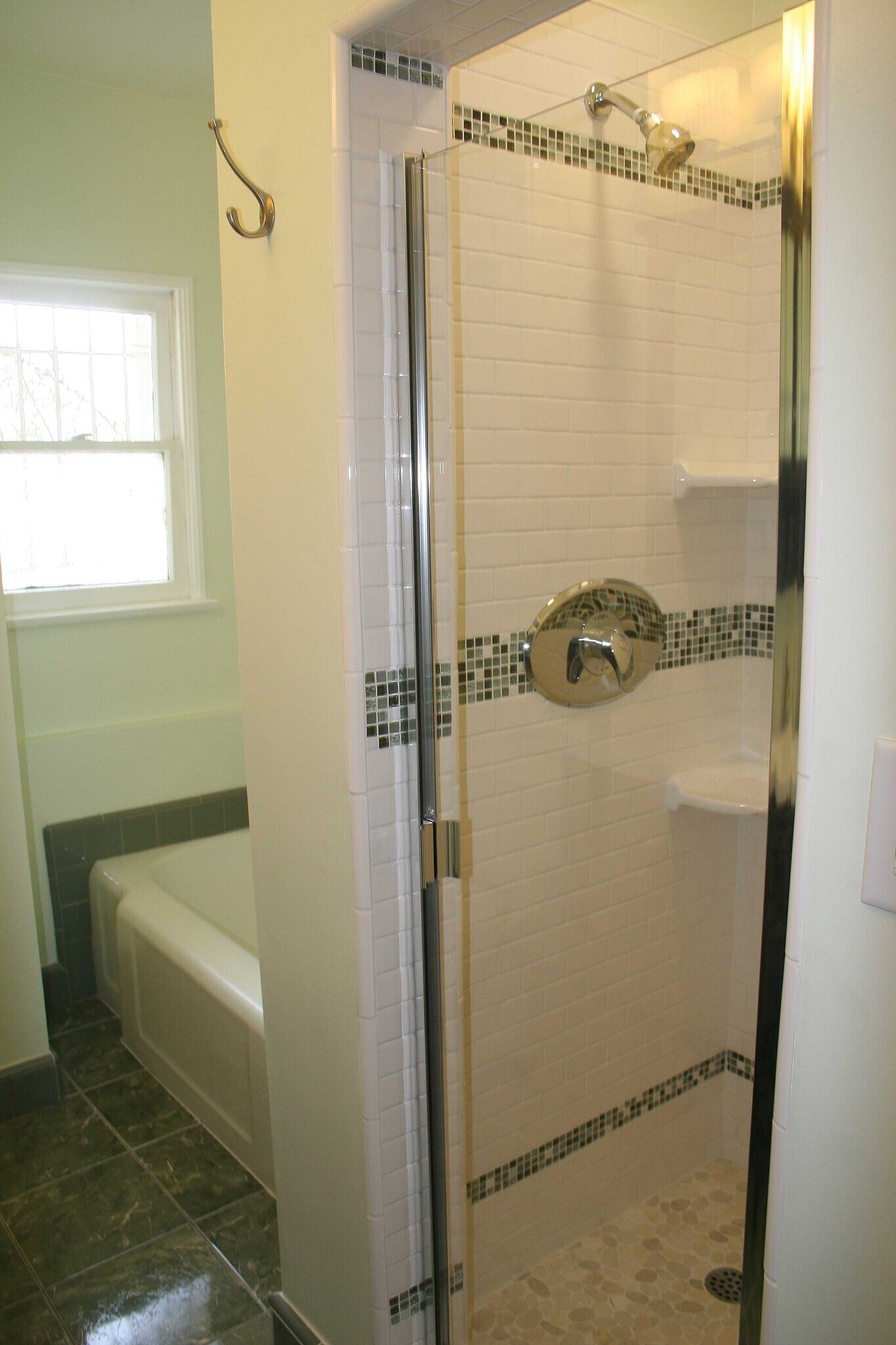 Building Photo - 831 Alandele Ave