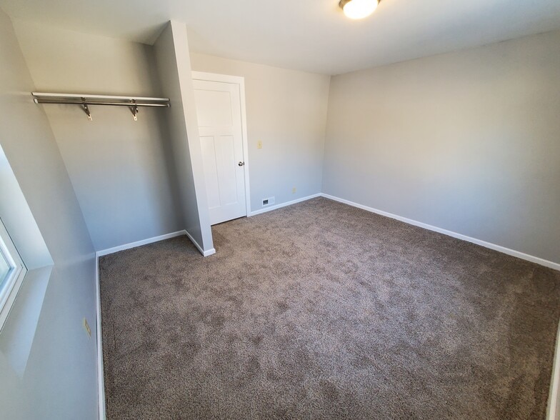 Bedroom 3 - 816 W Gambier St