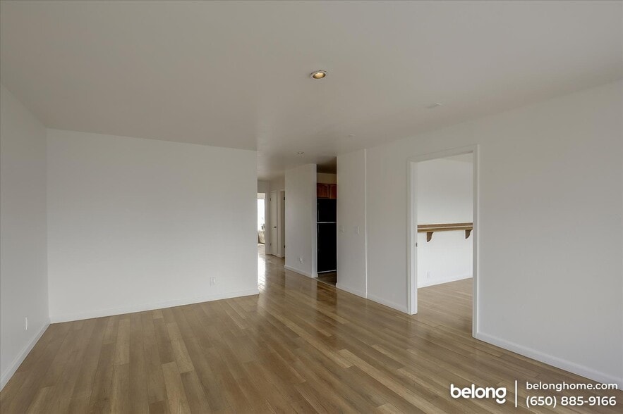 Building Photo - 1475 Hawes St