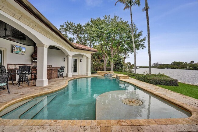 Building Photo - 18669 SE Palm Island Ln