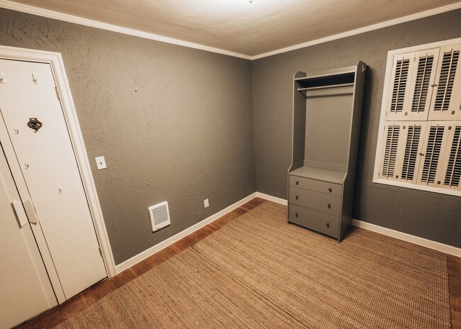 Building Photo - 785 2nd St