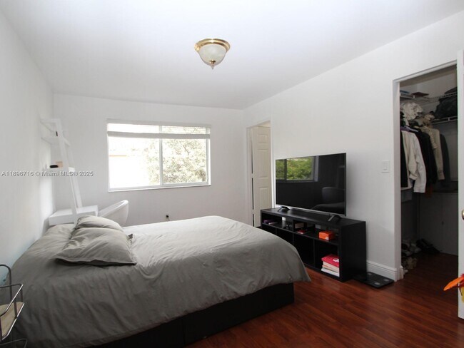 Building Photo - 5755 NW 115th Ct