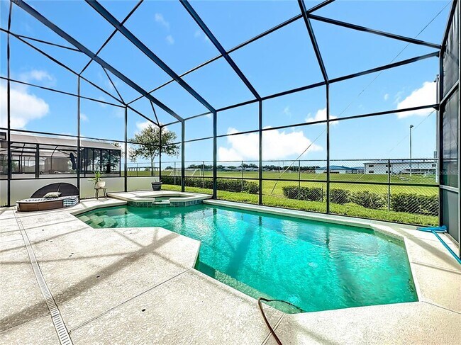 Building Photo - 526 Henley Cir