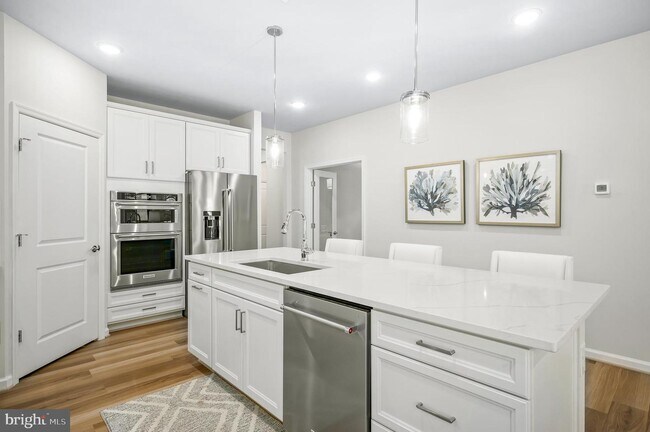 Building Photo - 46414 ROSE RIVER Ter