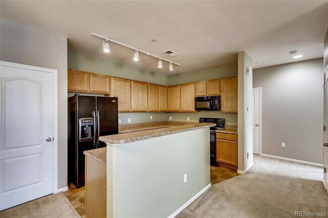 Building Photo - 7130 Simms St