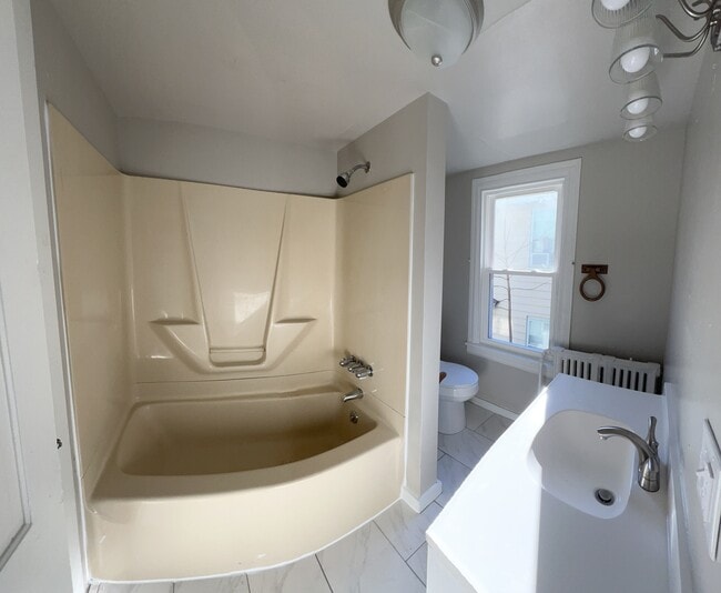 Building Photo - 44 8th St