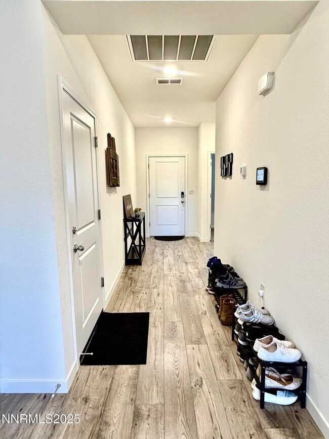 Building Photo - 1154 Alder Dr