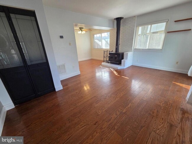 Building Photo - 1729 Leisure Way