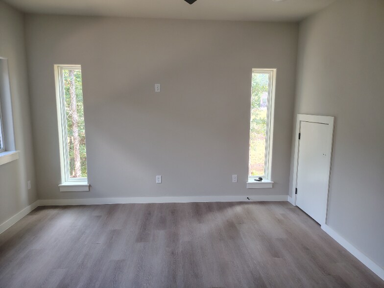 Building Photo - 17 Grantham Dr