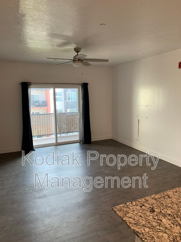 Building Photo - 875 S Depot St