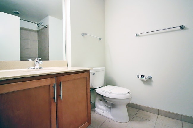 Building Photo - 543 W Kinzie St