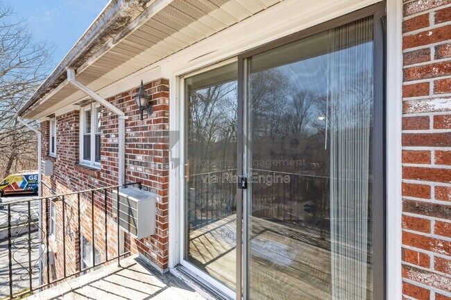 Building Photo - 1 Talbot St