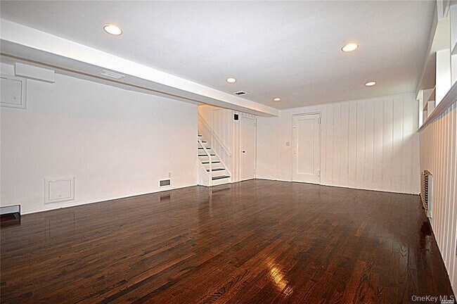 Building Photo - 5 Gilbert Rd