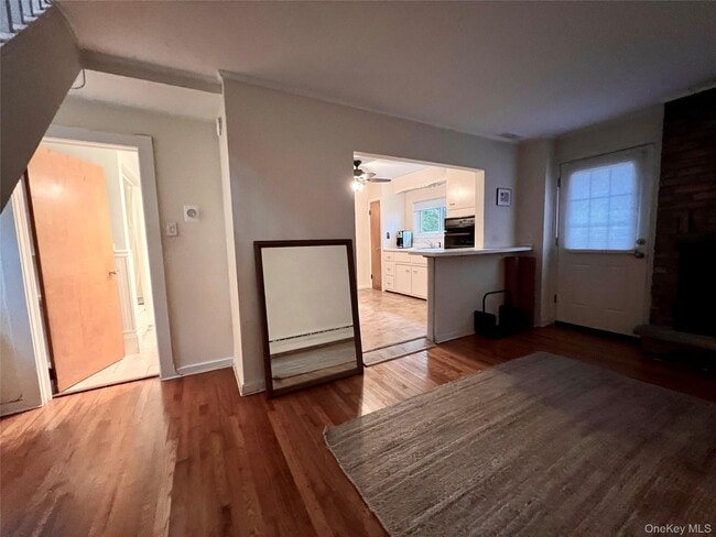 Building Photo - 863 Wolcott Ave