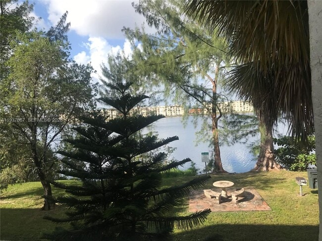 Building Photo - 10000 NW 80th Ct