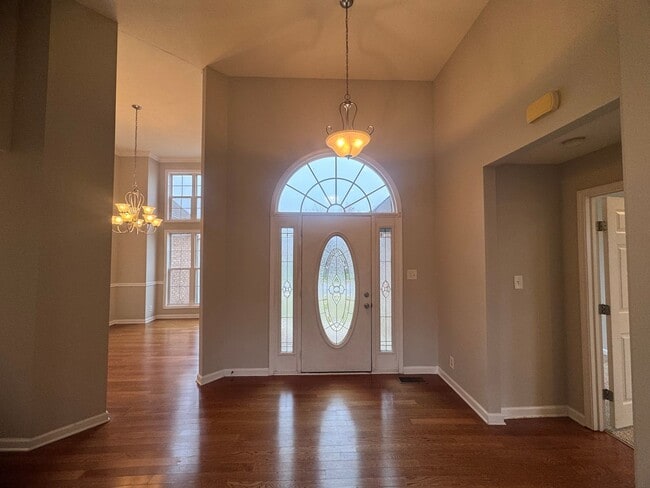 Building Photo - Gorgeous Single Family Home in Clarksville