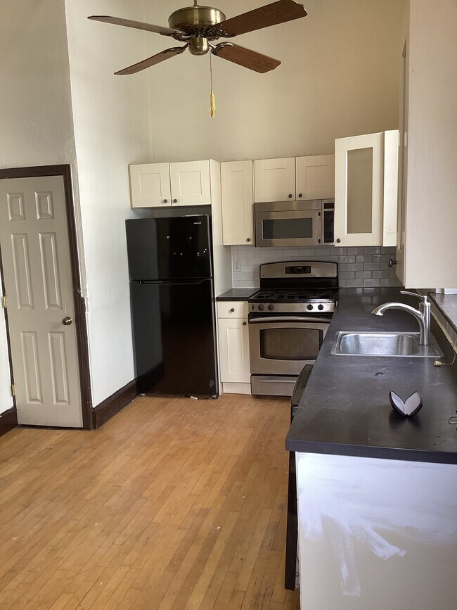 Building Photo - 3849 Terrace St
