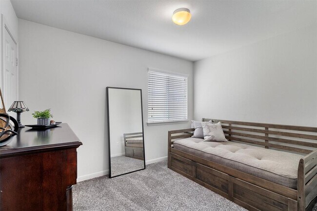 Building Photo - 300 Camellia Dr
