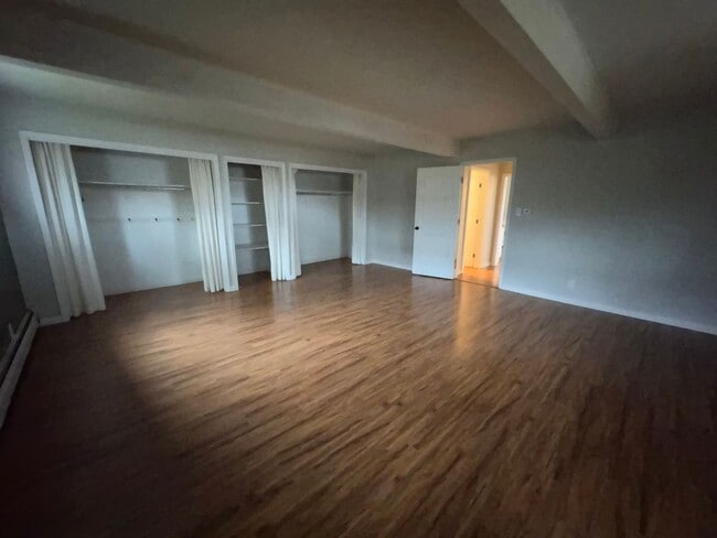 Building Photo - Columbus Riverfront Living: Enjoy the Beau...