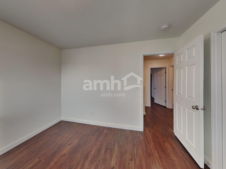 Building Photo - 96 W White Sands Dr