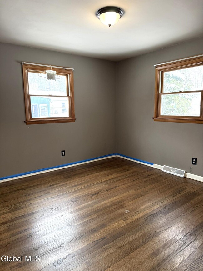 Building Photo - 10 Willey St