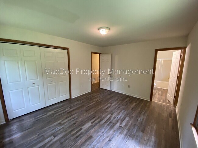 Building Photo - 8302 Delegate Dr