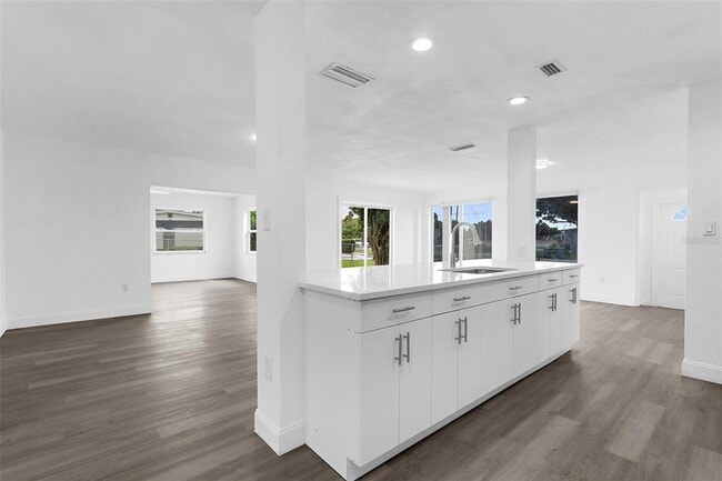 Building Photo - 21530 Glendale Ave