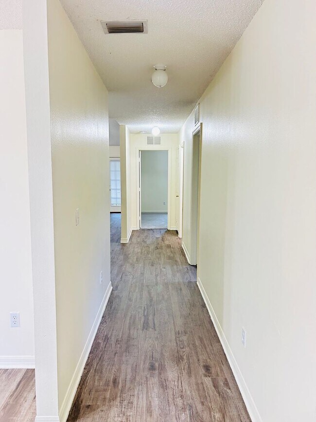 Building Photo - BEAUTIFUL BRICK 4 BEDROOM 2 BATH HOME AVAILABLE NOW CONTACT KAREN GUARDINO, REALTOR 386-747-9295