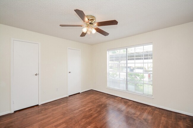 Building Photo - 2120 El Paseo St