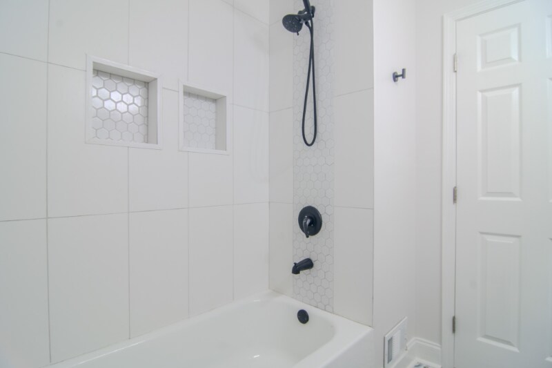 Building Photo - 317 Community Dr