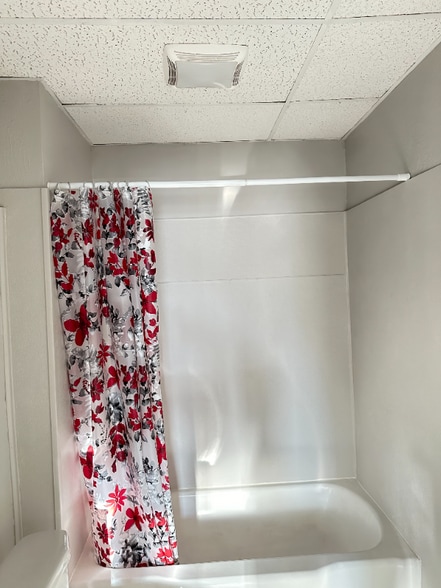 Building Photo - 1185 W 8th St