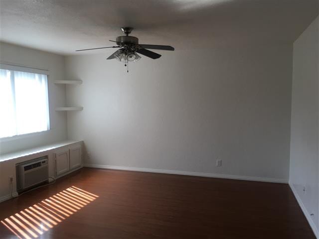 Building Photo - Gated Upstairs 2BD/2BA Condo, 2 Gated Rese...
