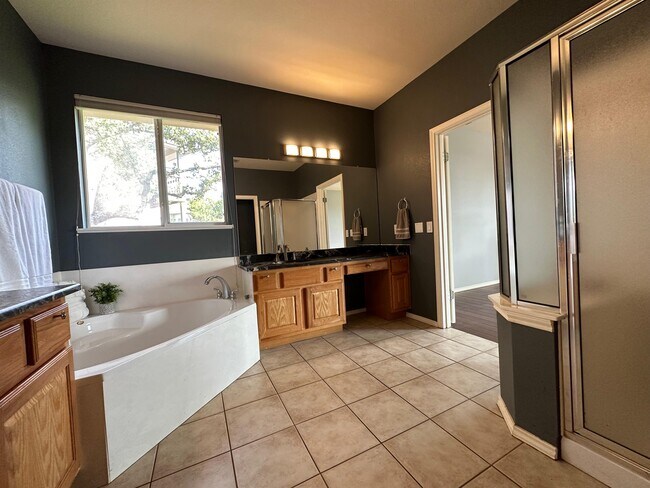 Building Photo - 11817 Watercrest Ct