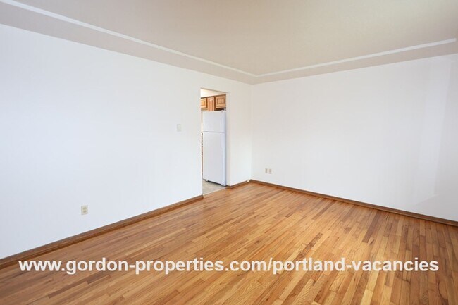 Building Photo - NE 65th Ave - North Tabor single level 1 b...
